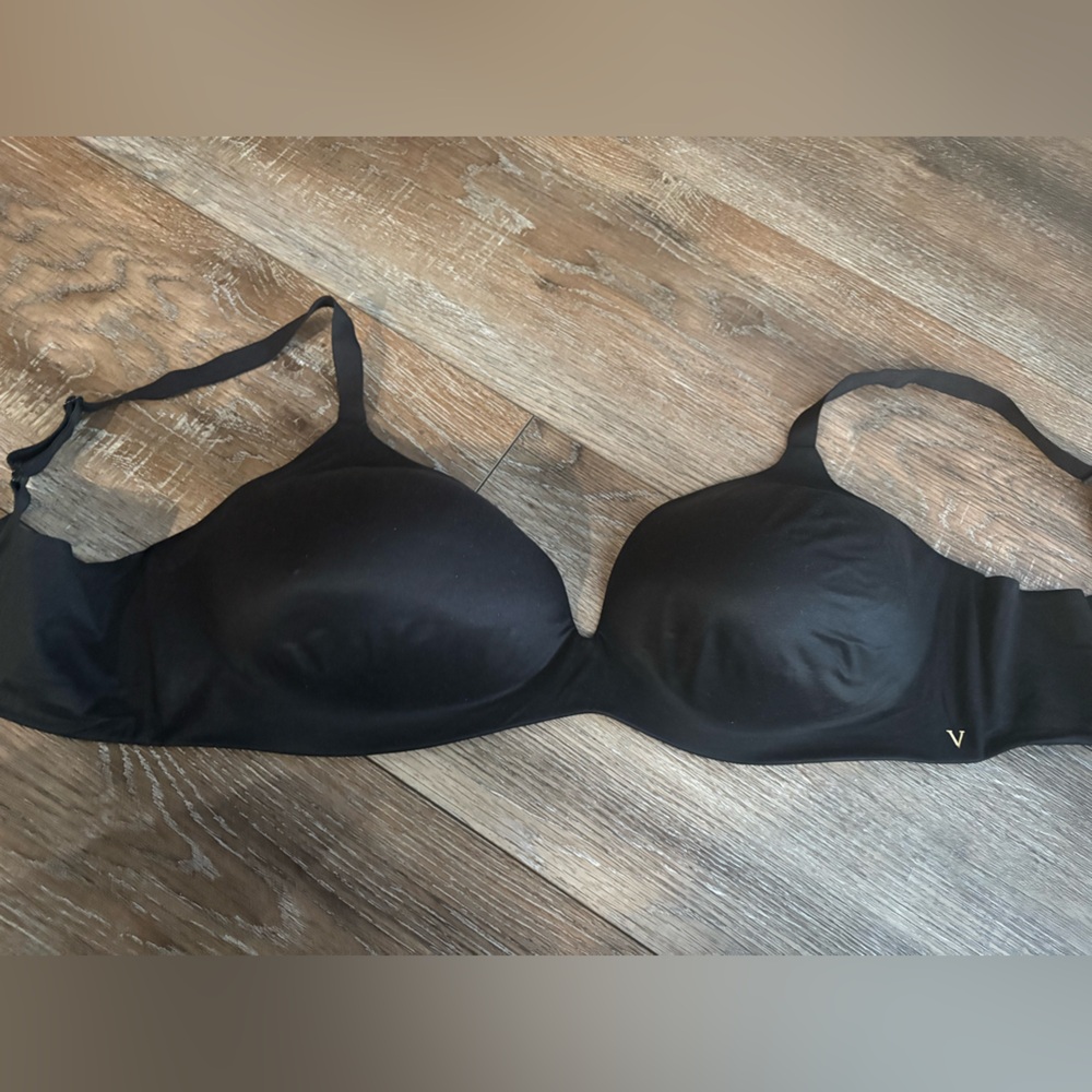 40DD Victoria's Secret Black lined semi bra